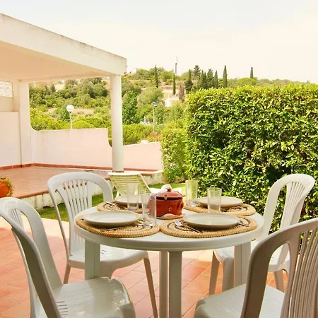 Ferienhaus Lovelystay - Alto Dos Calicos 2br House With Garden Albufeira