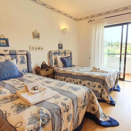 Lovelystay - Alto Dos Calicos 2br House With Garden Ferienhaus