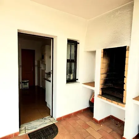 Lovelystay - Alto Dos Calicos 2br House With Garden Ferienhaus *